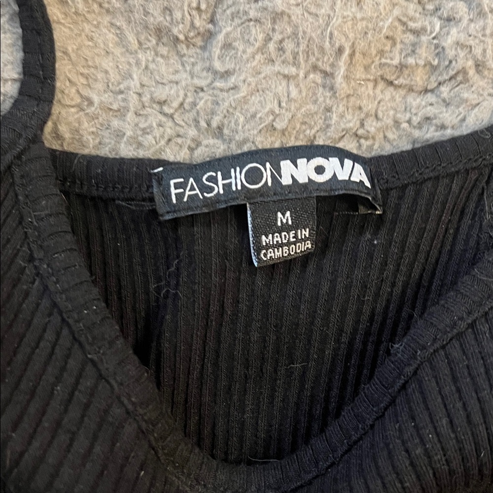 3/$30 ✨ Women's Fashion Nova Black Ribbed Dress | M - Picture 2 of 3